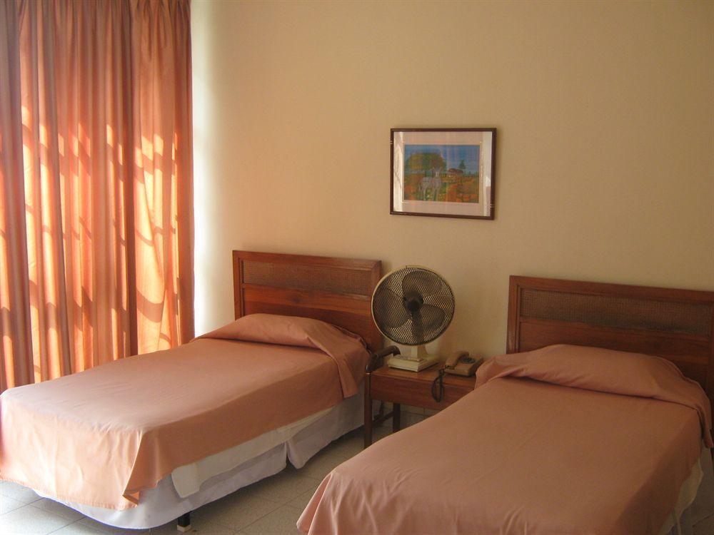 Hotel Royal Plaza Cali Extérieur photo