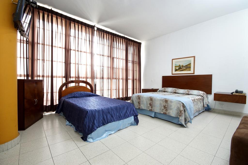 Hotel Royal Plaza Cali Extérieur photo