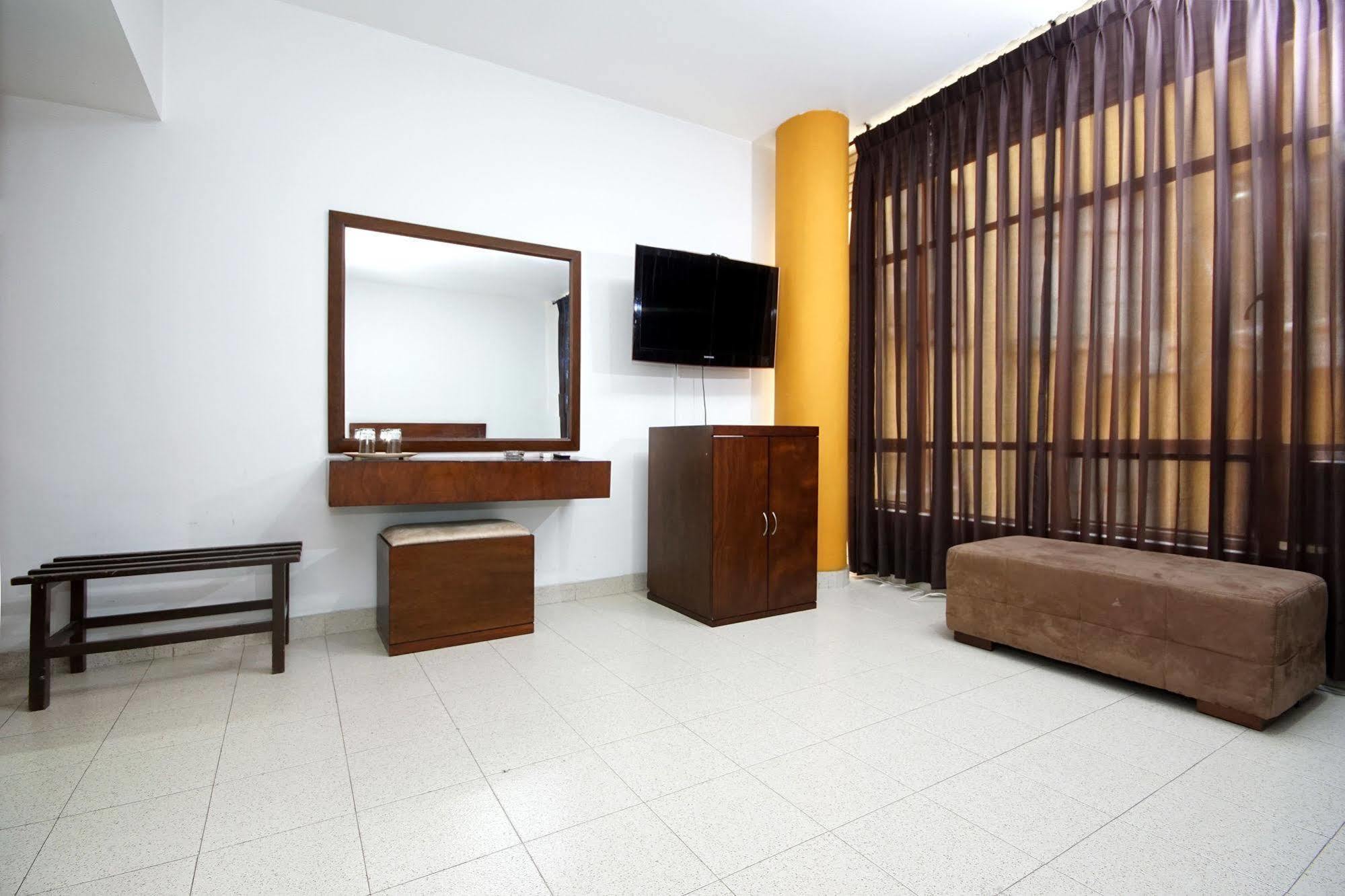Hotel Royal Plaza Cali Extérieur photo
