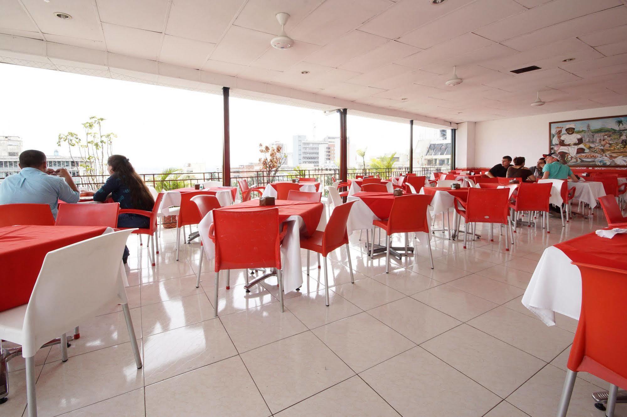 Hotel Royal Plaza Cali Extérieur photo