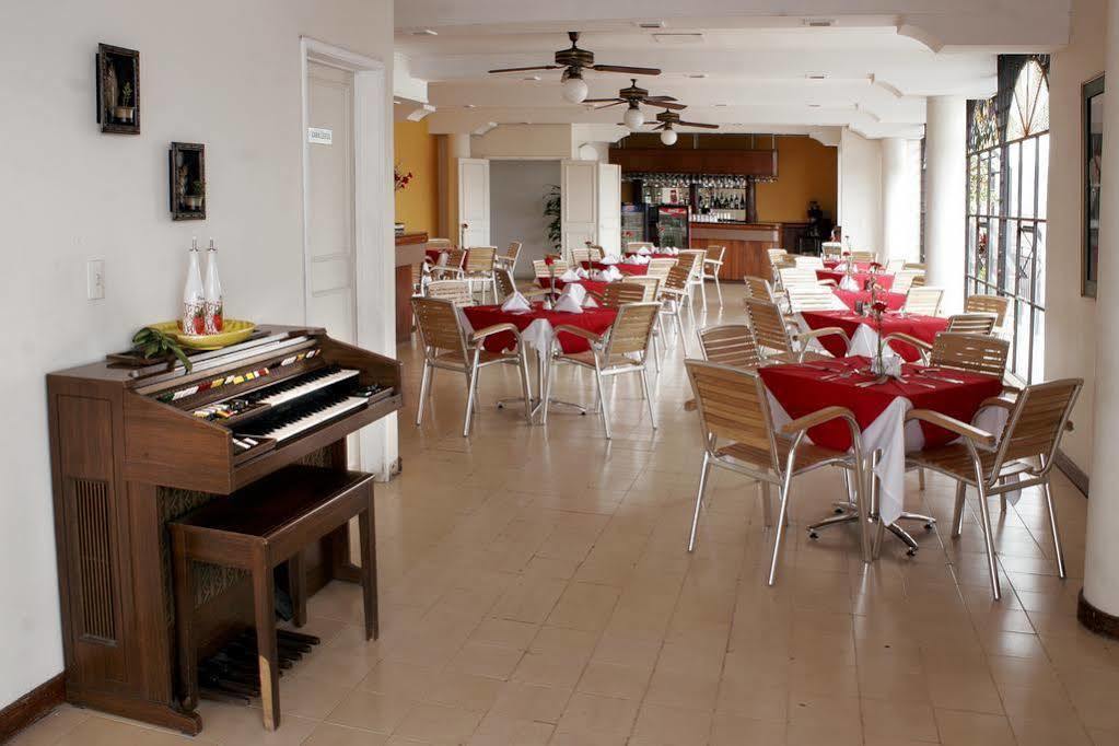 Hotel Royal Plaza Cali Extérieur photo